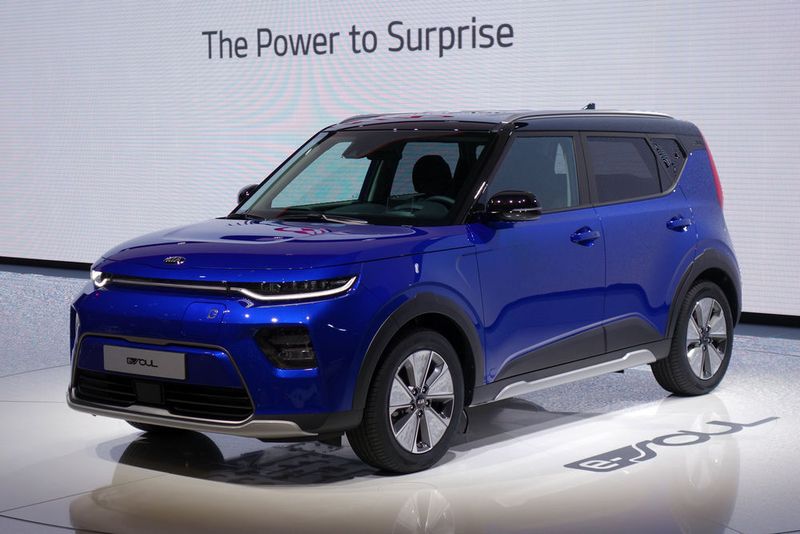 Kia präsentiert den neuen E-Soul. Die dritte Generation des kantigen Crossovers ist nicht mehr als Verbrenner erhältlich. (Wehner/»kfz-betrieb«)