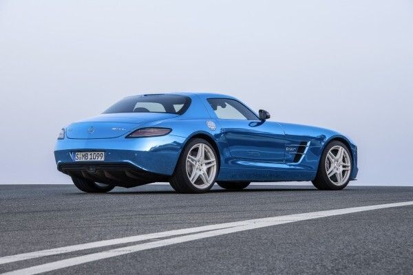 Der Mercedes-Benz SLS AMG Coupé Electric Drive - mit einer Gesamtleistung von 552 kW und einem maximalen Drehmoment von 1000 Nm der stärkste Elektro-Supersportwagen der Welt (Daimler AG)
