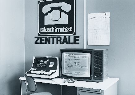 Geräte aus der Anfangszeit der IT (Bild: Conrad)