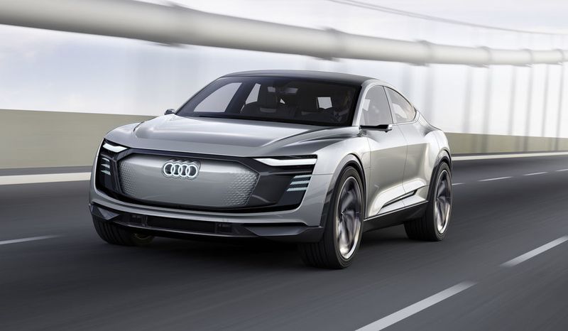 Die Serienversion des viertürigen Coupés mit leicht erhöhter Sitzposition soll 2019 starten. (Audi)