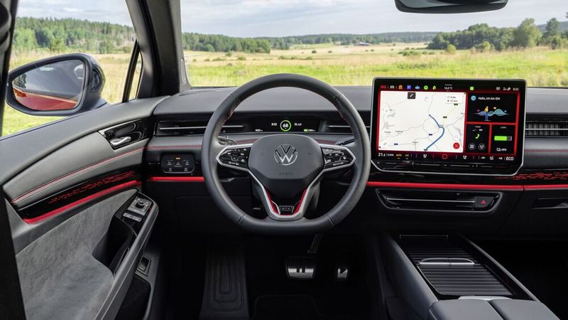 Sportlich und digital ist das Cockpit im ID.7 GTX eingerichtet. (Bild: VW)