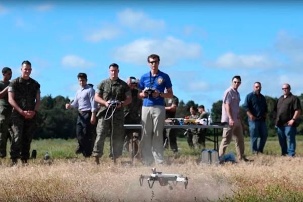 US-Armee und Marines entwickeln gemeinsam ein System, mit dem sich Drohnen auf einem 3D-Drucker bedarfsgerecht binnen 24 Stunden herstellen lassen.  (Bild: David McNally, army.mil)