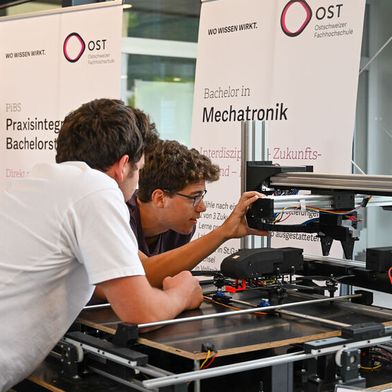 Am Technologietag 2026 der OST – Ostschweizer Fachhochschule in Buchs standen Kooperationen zwischen Industrie und Forschung im Zentrum.  (Bild: OST)