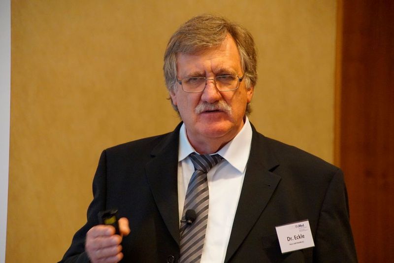 „Im Einzelfall ergeben sich nach der MDR höhere Klassifizierungen mit erweiterten Anforderungen an das Konformitätsbewertungsverfahren“, so Dr. Anton Eckle, Director Regulatory Affairs Intelligence bei Paul Hartmann.  (BV-Med)