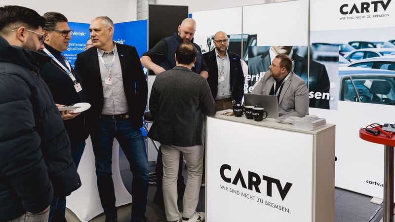 In den Pausen waren die Stände der Aussteller stark frequentiert. (Bild: Stefan Bausewein)