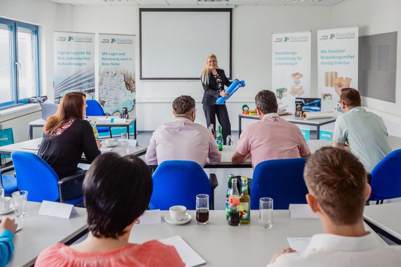Die Schulungen werden sowohl in den Seminarräumen der Transpak AG als auch bei den Unternehmen vor Ort durchgeführt. (Bild: Transpak)
