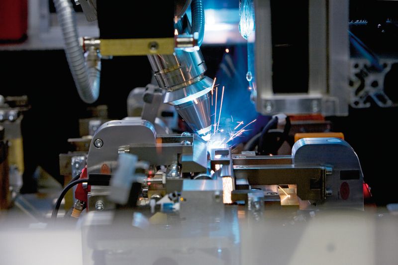 Die Flexible Laser Cell (FLC) von Weil Engineering ist modular aufgebaut und bietet höchste Dynamik und Genauigkeit. Dafür werden Präzisionsachsen und eine professionelle NC-Steuerung eingesetzt. (Bild: Weil Engineering)