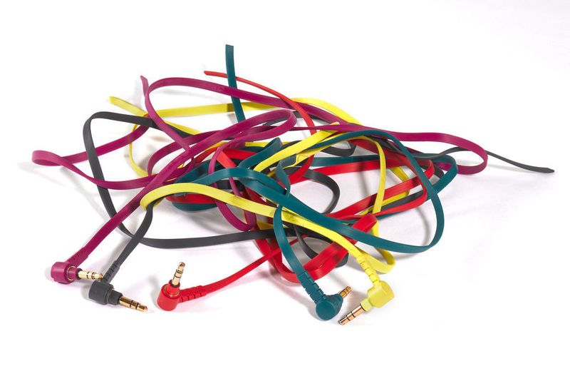 Wohin mit den Kabeln? Dank Wireless-Technologie bei den Kopfhörern, wurden die jetzt überflüssigen Kabel in einer Reise-Modekollektion verbaut. (Sony)