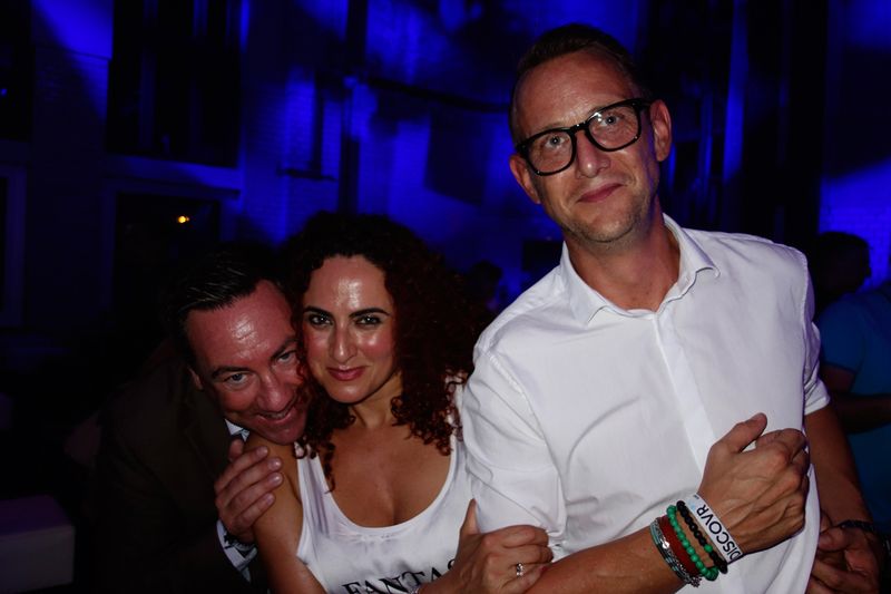 (v. l.) Jens Siemens, Samsung, freute sich sehr, Besa, IT-BUSINESS und Patrick Küpper, Littlebit, zu treffen. (Bild: IT-BUSINESS)