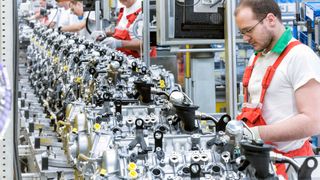 Motorenproduktion bei Audi in Ungarn. (Bild: Audi)