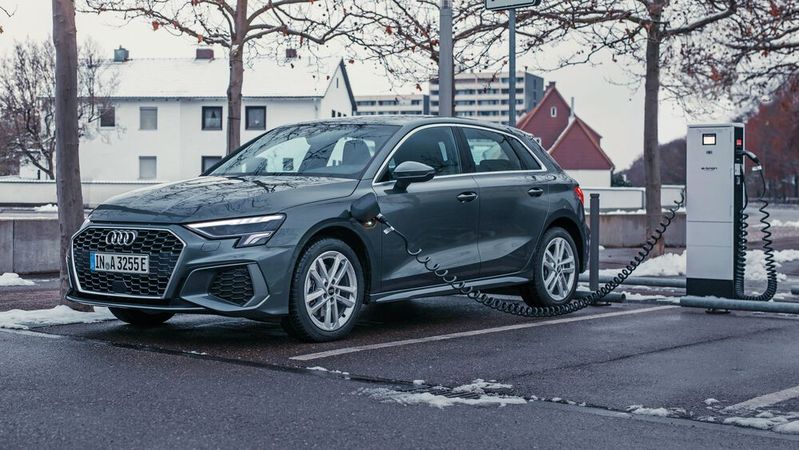 Für Plug-in-Hybride wie den Audi A3 E-Tron verhängte Audi Anfang März einen Bestellstopp.(Bild:  Audi)