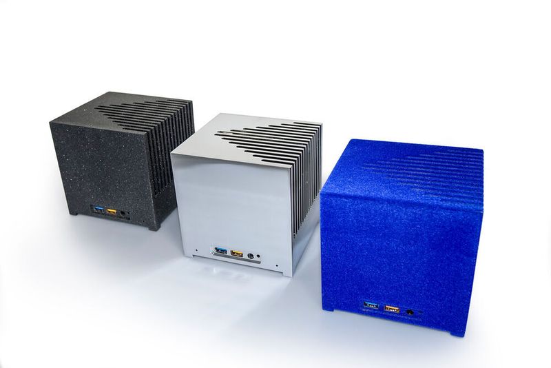 Die lüfterlose Variante des Kubb gibt es in drei Gehäusefarben. (Bleujour)