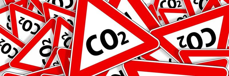 Verschnaufpause: In der Corona-Pandemie ist der CO2-Ausstoß erstmals seit langem gesunken. In den nächsten Jahren wird sich der Trend wieder drehen. Das Problem: CO2 akkumuliert in der Atmosphäre. Die Überziehungen der Vorjahre müssen in Zukunft wieder eingespart werden. Verschnaufpause: In der Corona-Pandemie ist der CO2-Ausstoß erstmals seit langem gesunken. In den nächsten Jahren wird sich der Trend wieder drehen. Das Problem: CO2 akkumuliert in der Atmosphäre. Die Überziehungen der Vorjahre müssen in Zukunft wieder eingespart werden.