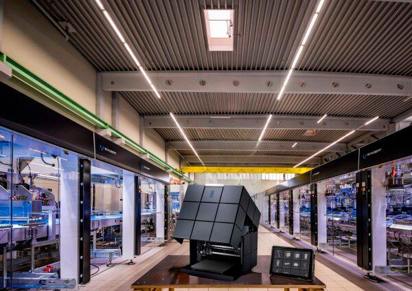 Schubert Additive Solutions ist mit der PARTBOX unter den Nominierten. Dabei handelt es sich um eine On-Demand-3D-Drucklösung, die Lager ersetzt, Teile bei Bedarf produziert und dabei Originalqualität sichert. (Bild: Schubert Additive Solutions)