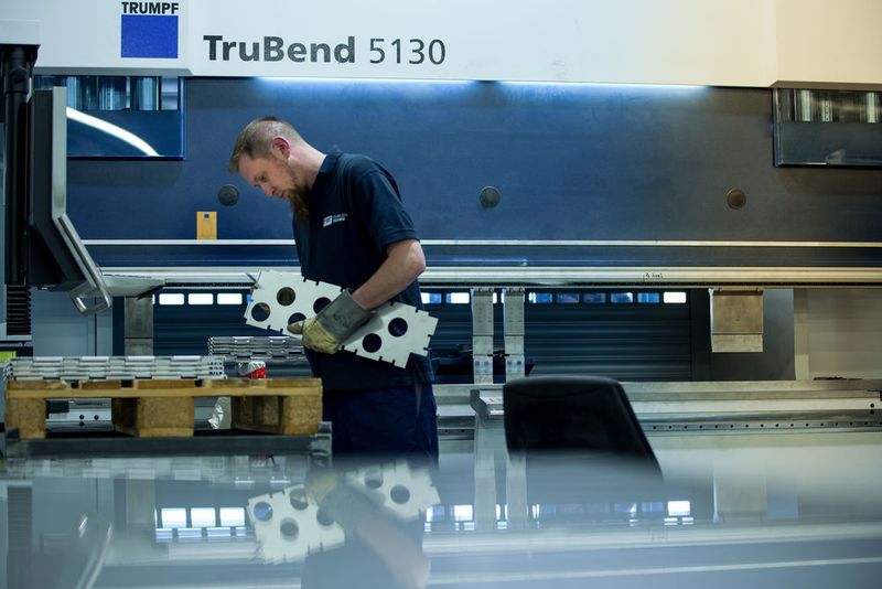 Nicht nur im Blech gespiegelt: Im digitalen Zwilling werden alle realen Prozesse virtuell erfasst. (Trumpf)
