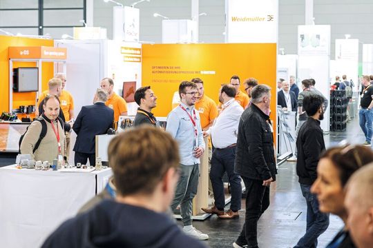 Maximal 30 Quadratmeter, einheitlicher Messebau - bei der AAA steht das Fachgespräch im Vordergrund(Bild:  Easyfairs)