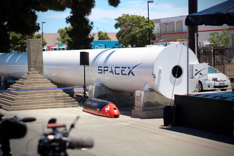 Die Teströhre ist 1,2 km lang – darin beschleunigt die Kapsel fünfmal so schnell wie ein Flugzeuig beim Take-off. (WARR Hyperloop)