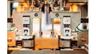 Das Einkaufsbüro Deutscher Eisenhändler (E/D/E) macht Schluss mit zu viel Luft in Kartons! Die lässt man nun mit der automatisierten Verpackungslösung CVP Impack von Packaging by Quadient heraus, weil man damit passgenaue Pakete anfertigen kann. (J. Studnar)