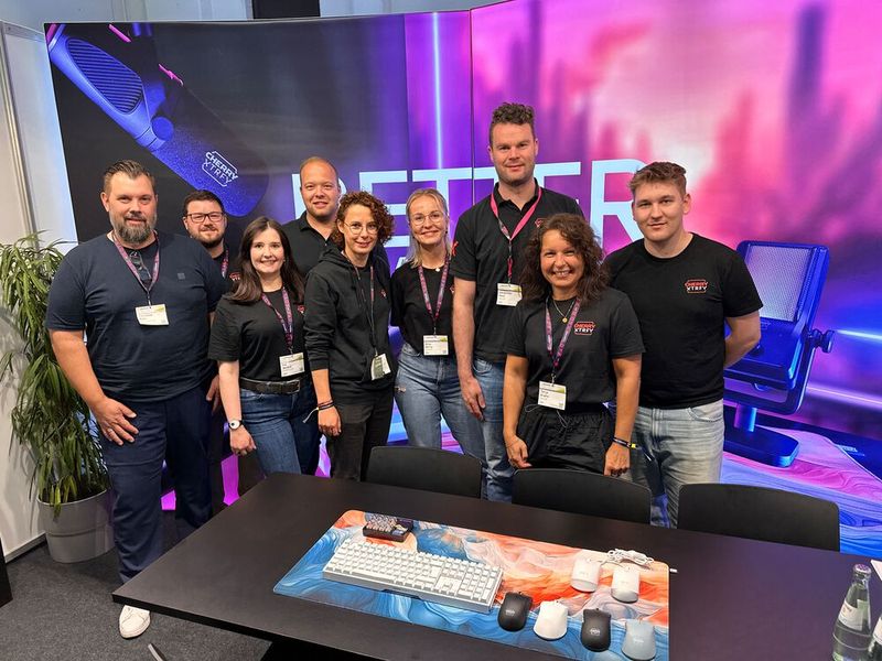 Das CHERRY Team ist jung & dynamisch auf der Gamescom unterwegs. (Bild: Vogel IT-Medien GmbH)