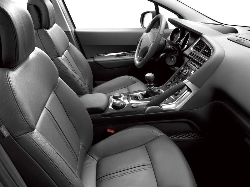 Bedienelemente und Anzeigen erinnern an ein Flugzeug-Cockpit. (Archiv: Vogel Business Media)