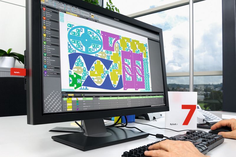 BySoft 7 verbindet die einzelnen Bearbeitungsstationen rund um das Schneiden und Biegen zu einer effizienten Fertigungslinie. (Bild: Bystronic)