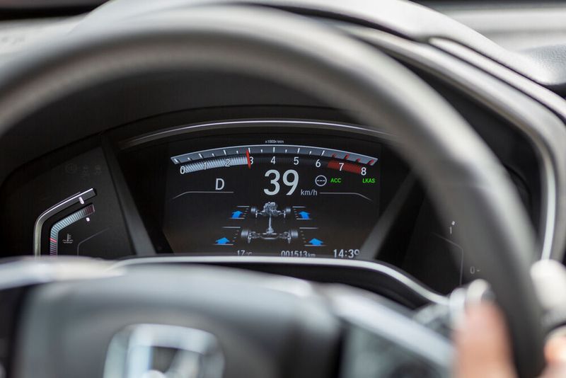 Der 7-Zoll-Bildschirm hinter dem Lenkrad zeigt viele Informationen gleichzeitig an. (Honda)