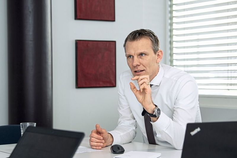 «Die Schweizer Industrie macht seit Jahren eine Art Höhentraining, wenn dann wieder einigermassen normale Verhältnisse herrschen, laufen wir ganz vorne mit.» Josua Burkart, M.A. HSG, Managing Director (Thomas Entzeroth)