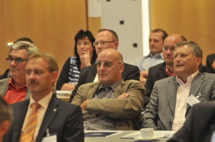 Wohin treibt die Branche: Händler auf dem 3. Mitteldeutschen Autotag in Leipzig. (Foto: Zietz)