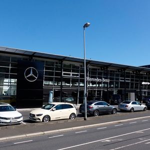 Der Stammsitz des Autohauses Kunzmann in Aschaffenburg. This is where the magic happens.(Bild:  Rosenow/»kfz-betrieb«)