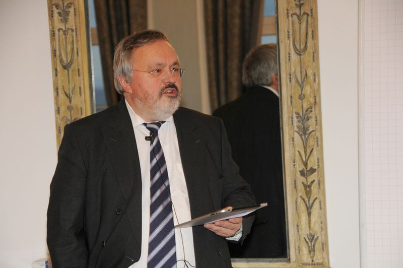 Franz-Reinhard Habbel vom Deutschen Städte- und Gemeindebund sprach über 