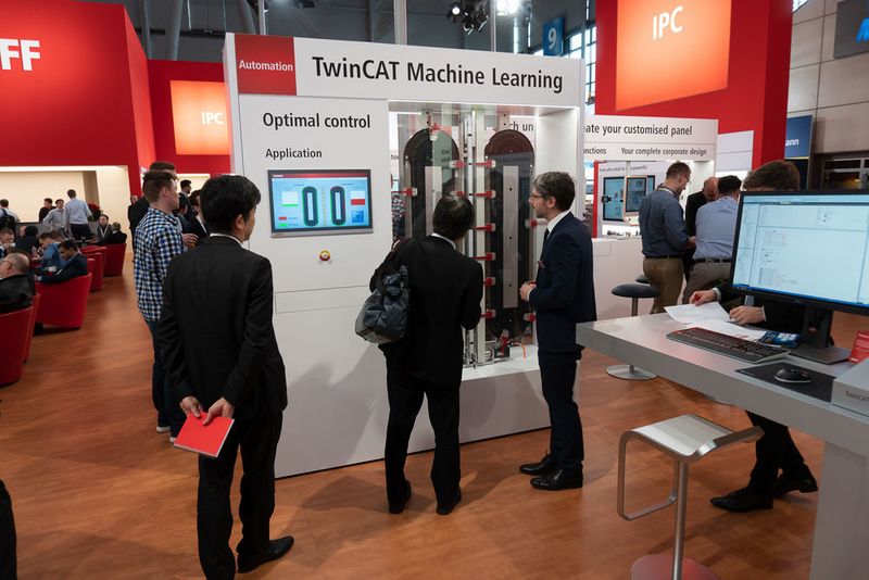 Beckhoff

Mit TwinCAT 3 gab es am Stand von Beckhoff maschinelles Lernen für jegliche Bereiche der Automatisierung zu sehen. Die nahtlos integrierbare Lösung für Maschinelles Lernen will die von PC-based Control gewohnten Vorteile der Systemoffenheit durch die Nutzung etablierter Standards auch für ML-Anwendungen ermöglichen. Da das Lernen in Echtzeit erfolgt, soll sich die Lösung auch für anspruchsvolle Bereiche (Bsp. Motion) anbieten.
Mehr Informationen unter www.beckhoff.de
 (Vogel Communications Group)
