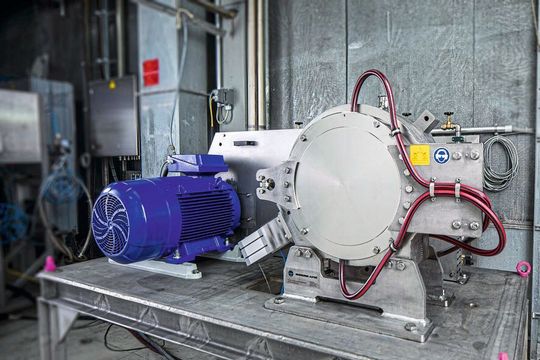 Der Alpine Particle Rounder punktet durch kurze Prozesszeiten und hohe Durchsätze bei gleichzeitig geringem spezifischen Energieverbrauch. Der Alpine Particle Rounder punktet durch kurze Prozesszeiten und hohe Durchsätze bei gleichzeitig geringem spezifischen Energieverbrauch.