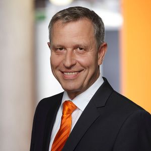 Wilfried Eberhardt, Chief Marketing Officer, Kuka: „Bestimmende Themen wie Industrie 4.0, sichere Mensch-Roboter-Kollaboration, oder neue Einsatzbereiche von Robotern sind gefragt.“