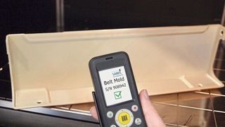 Überprüfung der Echtheit eines aus Ultem gedruckten Belt Mold aus einem Airbus A300 bzw. A310 anhand eines monolithisch  integrierten RFID-Tags. (TU Hamburg)