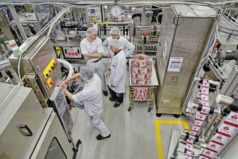 Einblick in die Produktion von Emmi. (Bild: Schneider Electric)