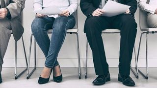 Insbesondere bei Führungskräften kann eine falsche Personalwahl schnell hohe Kosten und zusätzlichen Aufwand verursachen. Unternehmen sollten daher zunächst ein konkretes Anforderungsprofil erstellen. (©REDPIXEL - stock.adobe.com)