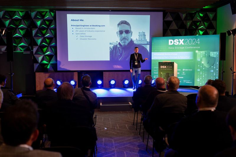 Nach mehrfachen Anfragen endlich als Sprecher zu Gast: Peter Buschmann von Booking.com hält einen Vortrag über die Dos und Don’ts bei Backups. (Bild: Vogel IT-Medien)