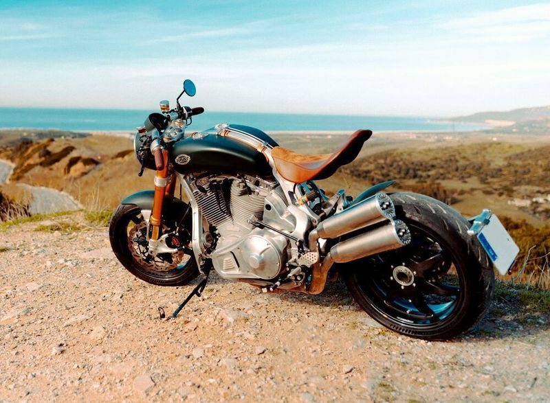 A hot seat for individualists! The Spanish workshop Sbay Motor Company builds such motorcycle dreams with the help of Ceratizit tools. You can also see something like this at the AMB. (Image:SBAY Motor Company)