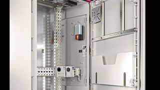 Die neuen Gehäuse sind aufgrund des glasfaserverstärkten Kunststoffs mit 7-fach höherer UV-Beständigkeit voll outdoof-fähig. Sie verfügen daher über ein UL F1-Outdoor-Rating (UL 746C).  (Rittal)