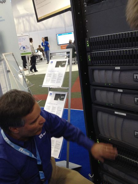 Laut den Analysten von IDC ist das Cisco-Netapp-Angebot Flexpod die Nummer eins unter den Integrated-Infrastructure-Systemen, sowohl was die verkaufte Kapazität anbelangt als auch bezogen auf den Umsatz. Netapp hat 50 validierte Architekturen für das System im Angebot. Rund 3200 Kunden haben sich bislang für das Angebot entschieden. (Bild: Ostler)