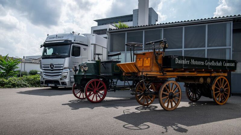 Vor 125 Jahren läutete der erste Lastwagen von Daimler einen Umbruch ein. Jetzt steht erneut eine große Veränderung bevor.