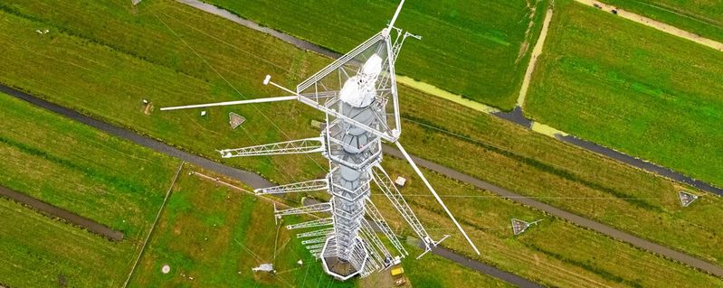 An diesem 213 Meter hohen Mast der niederländischen Station Cabauw wurden Messungen des Treibhausgases HFC-23 durchgeführt.(Bild:  ICOS RI/ Tom Oudijk, Sander Karsen, Dennis Manda)
