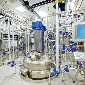 Kurze Produktionskampagnen, maßgeschneiderte Medikamente verbunden mit kleinen Chargengrößen erfordern ein Umdenken in der Automatisierung ...
