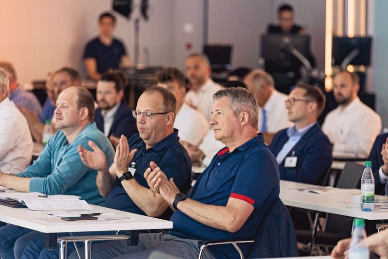 Impressionen der Fachtagung „Mehr Effizienz im Presswerk“ 2025 in Würzburg. (Bild: Stefan Bausewein)