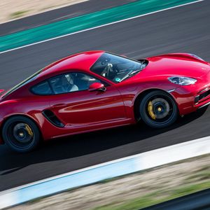 (Porsche)