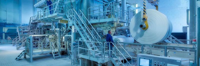 Durch KI-generierte Empfehlungen konnten die Maschinenstillstandszeiten bei einem Hersteller von Hygienepapieren um teilweise mehr als 50 Prozent gesenkt werden.(Bild:  Factory-Pal)