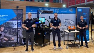 Atlas Copco Tools präsentiert auf der Schraubtec 2023 sein Eco-System für die Schraubmontage. Die Vorzüge einer intelligent vernetzten Montage werden transparent in einzelnen Produktionsschritten am Beispiel eines Mähroboters von Stihl  demonstriert. (Bild:  Atlas Copco Group Central Europe GmbH)