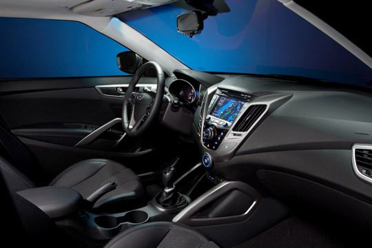 Innen herrschte offenbar Sparzwang. Das Interieur ist weit weniger ausgefallen als das Fahrzeug von außen. (Archiv: Vogel Business Media)
