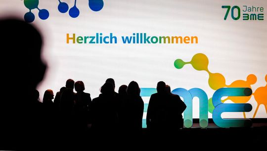 Neben den traditionellen BME Business Awards bietet das Symposium in diesem Jahr auch neue Formate.(Bild:  Hannibal / BME)