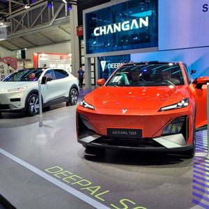 Das Auto ist das zweite Modell auf dem deutschen Markt nach dem größeren Deepal S07, der bereits verfügbar ist.(Bild:  Wehner - VCG)